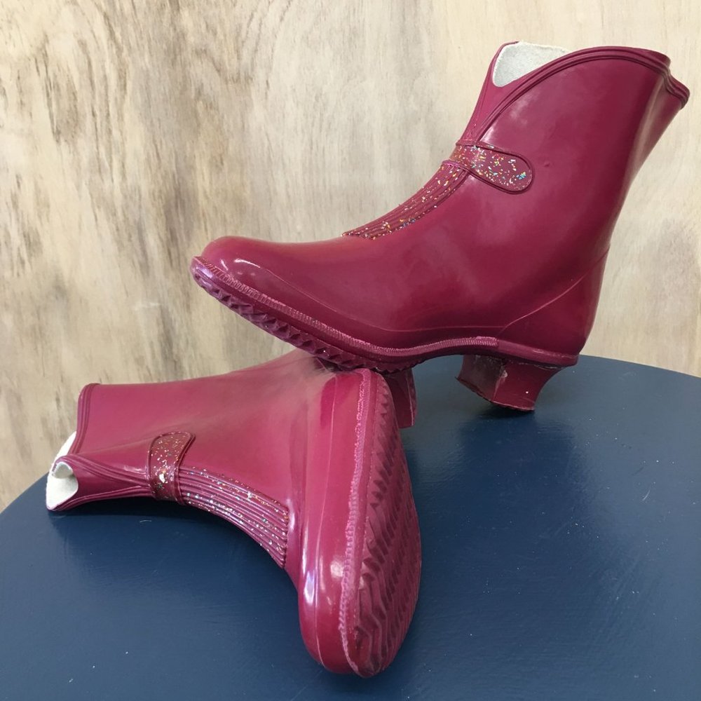 Vintage red rubber rain boots booties